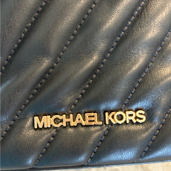 Michael Kors Suri Bucket Crossbody - Picture 14 of 16